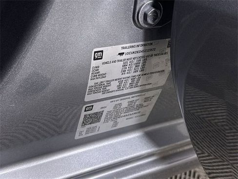 Used 2025 Chevrolet Silverado 1500 LT image 35