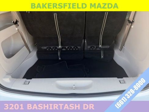 Used 2023 Chrysler Voyager LX image 17