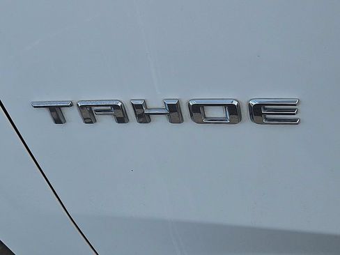 Used 2022 Chevrolet Tahoe Premier AWD/4WD image 14