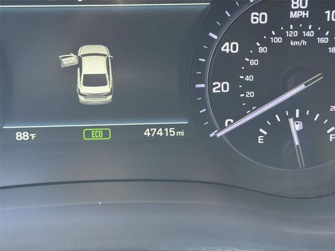 Used 2018 Genesis G80 3.3T Sport RWD image 20