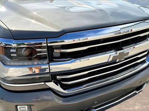 Used 2017 Chevrolet Silverado 1500 High Country RWD image 35