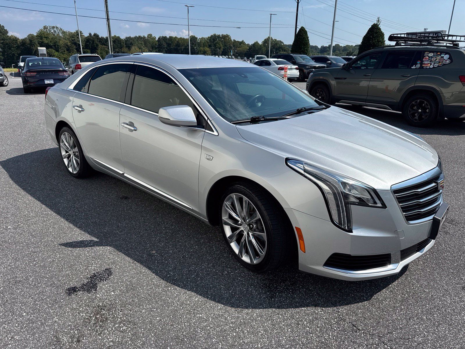Used 2019 Cadillac XTS FWD image 3