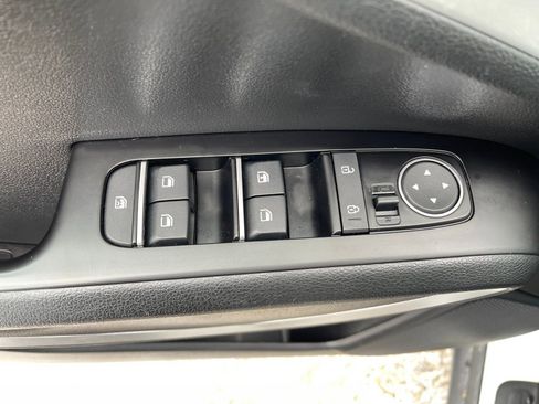 Used 2025 Kia Soul LX image 12