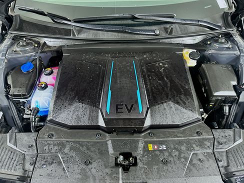 Used 2024 Hyundai Ioniq 5 SEL RWD image 33