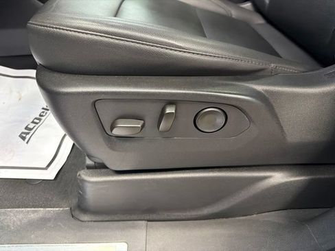 Used 2024 Chevrolet Suburban LT w/ LT Signature Plus Package AWD/4WD image 12