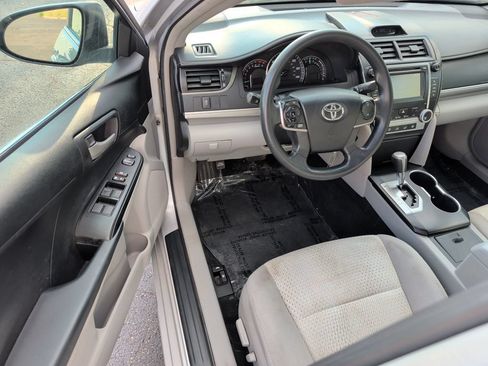 Used 2012 Toyota Camry LE FWD image 10
