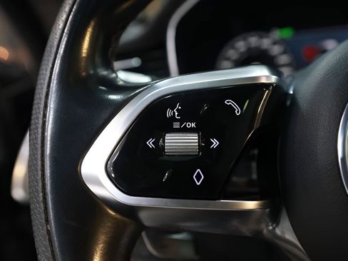 Used 2021 Jaguar F-PACE SVR image 36