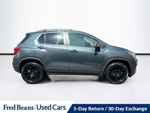 Used 2022 Chevrolet Trax LT w/ Premium Seat Package AWD/4WD image 8