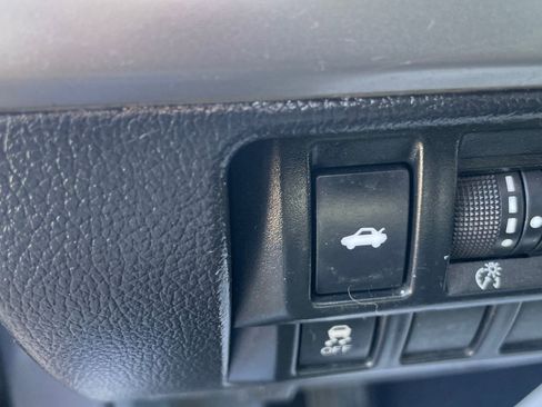 Used 2017 Subaru Legacy 2.5i Premium image 23