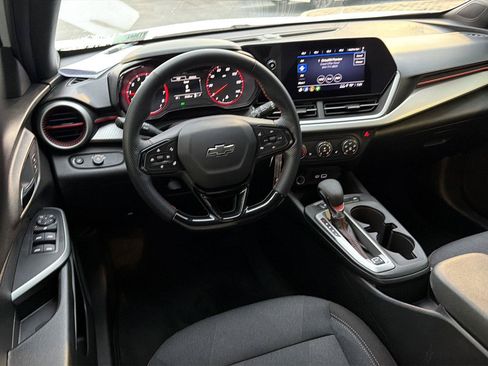 Used 2025 Chevrolet Trax RS w/ Driver Confidence Package FWD image 18
