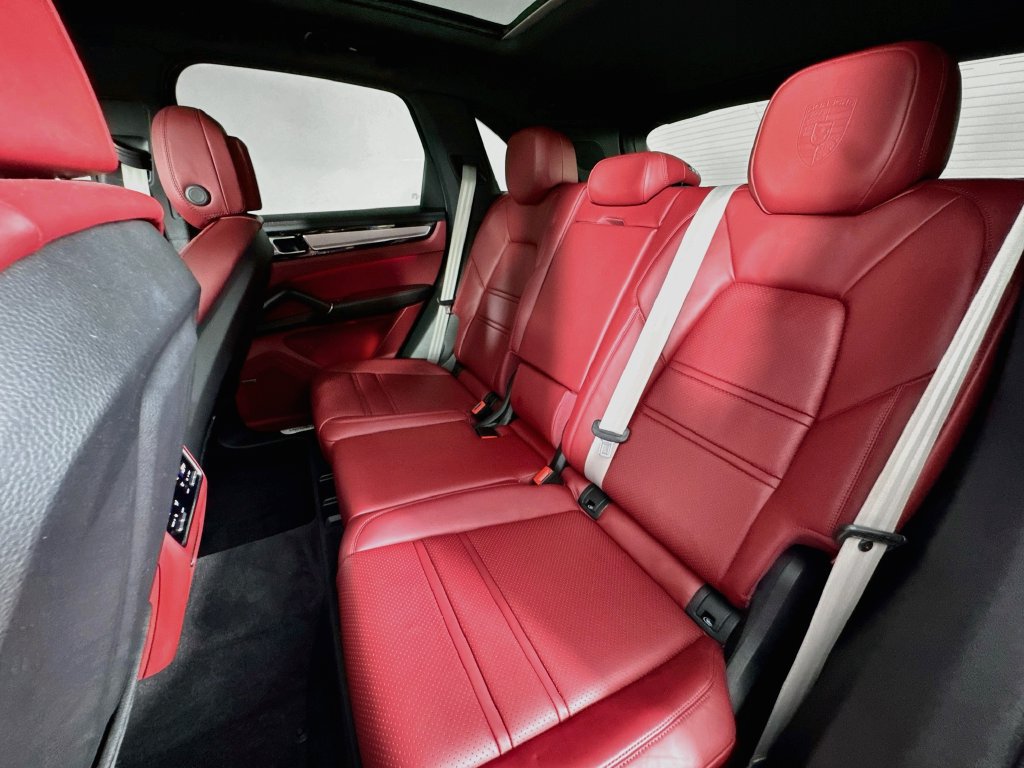 Used 2023 Porsche Cayenne AWD/4WD image 23
