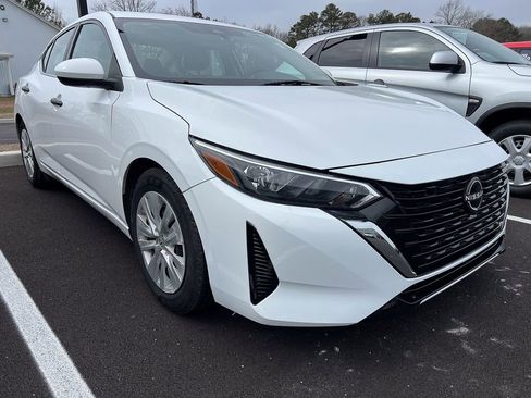 Used 2024 Nissan Sentra S image 7