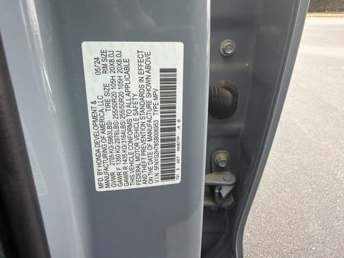 Used 2025 Honda Pilot Touring image 14