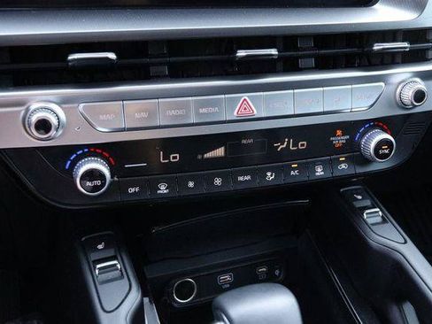 Used 2025 Kia Telluride S FWD image 21