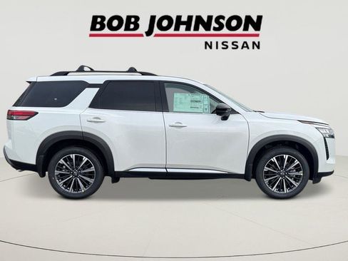 New 2026 Nissan Pathfinder Platinum AWD/4WD image 2