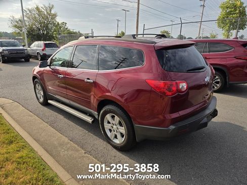 Used 2011 Chevrolet Traverse LT w/ LPO, 'HIT The Road' Package FWD image 5