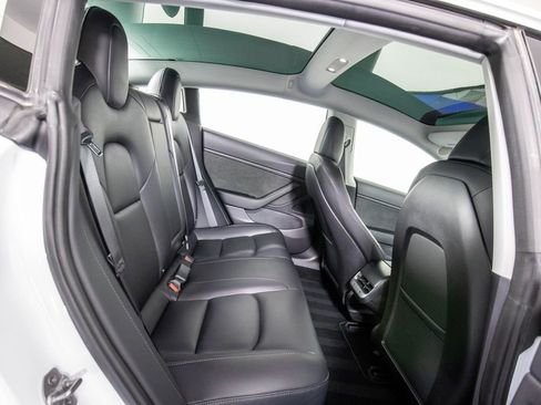 Used 2018 Tesla Model 3 Long Range image 12