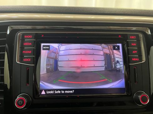 Used 2019 Volkswagen Beetle 2.0T S image 18