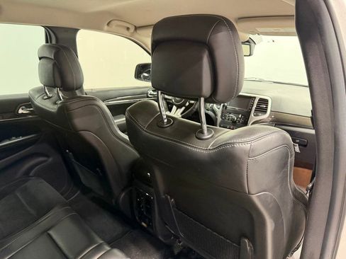 Used 2012 Jeep Grand Cherokee SRT8 w/ Luxury Group II image 39