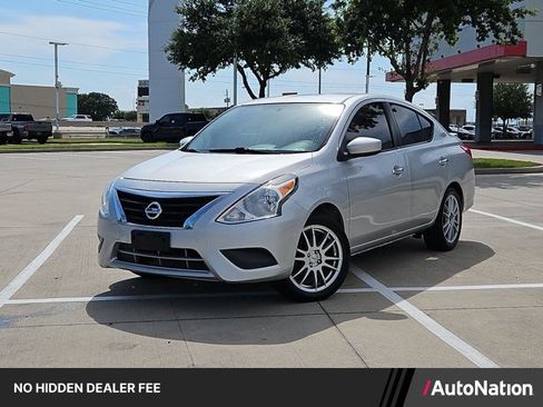 Used 2018 Nissan Versa SV FWD image 1