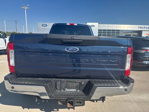 Used 2017 Ford F350 Lariat w/ Lariat Value Package AWD/4WD image 3