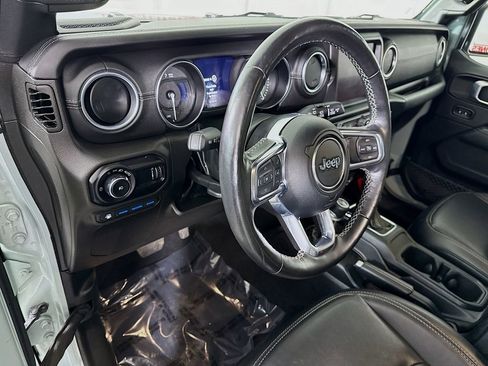 Used 2023 Jeep Wrangler Unlimited Sahara w/ Cold Weather Group image 19