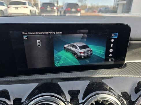 Certified 2022 Mercedes-Benz A 220 4MATIC image 5