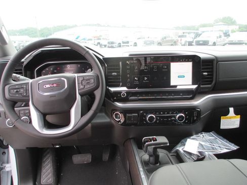 New 2026 GMC Sierra 1500 SLT w/ SLT Premium Plus Package AWD/4WD image 17