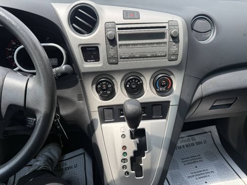 Used 2009 Toyota Matrix FWD image 11