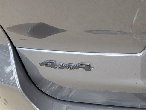 Used 2024 Jeep Grand Cherokee L Altitude image 8