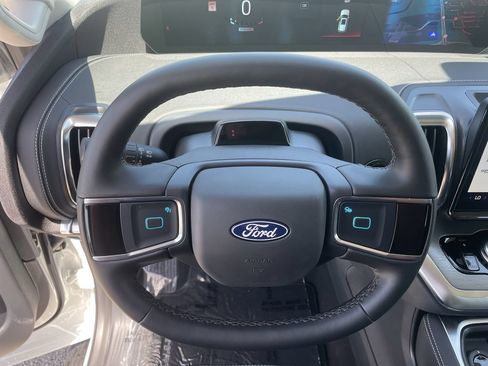 New 2027 Ford Expedition Platinum RWD image 32