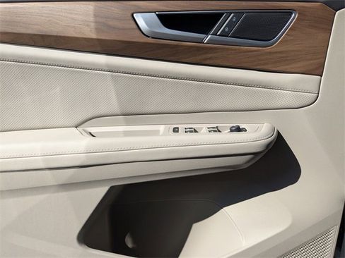 New 2026 Volkswagen Atlas SE image 32