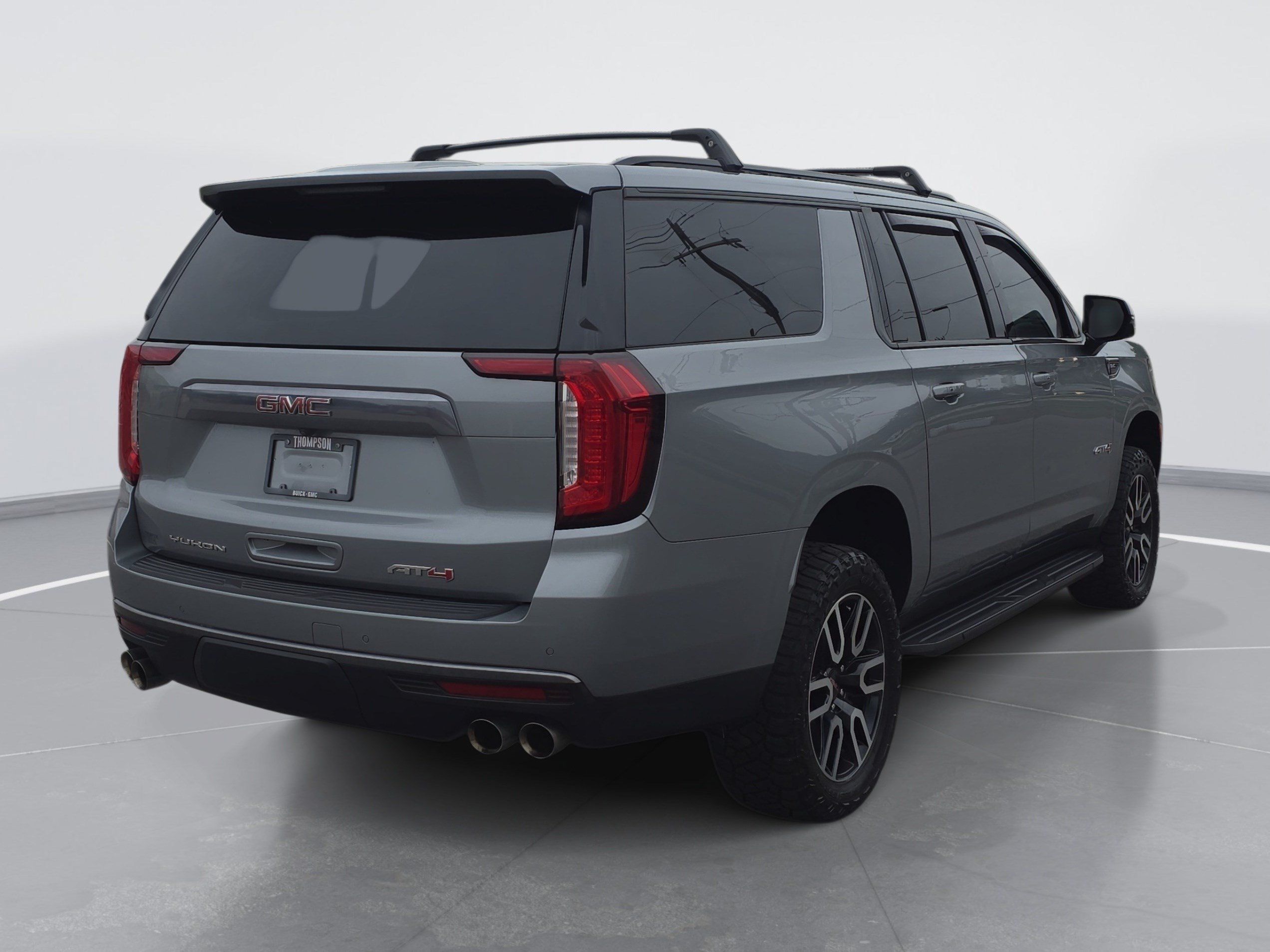 Used 2024 GMC Yukon XL AT4 w/ Technology Package AWD/4WD image 3