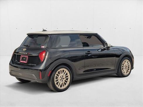 Certified 2025 MINI Cooper S image 5