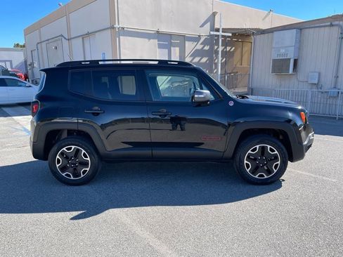 Used 2016 Jeep Renegade Trailhawk w/ Premium Trailhawk Package image 4