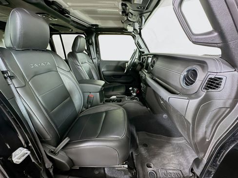 Used 2023 Jeep Wrangler Sahara w/ Cold Weather Group image 29