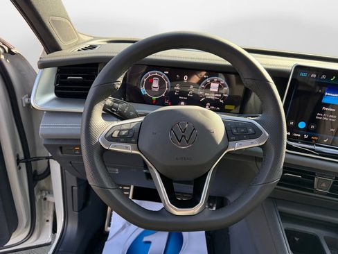 New 2026 Volkswagen Tiguan SE R-Line image 10