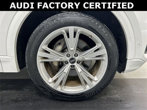 Certified 2022 Audi Q8 Premium image 10