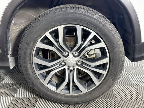 Used 2019 Mitsubishi Outlander Sport ES FWD image 34