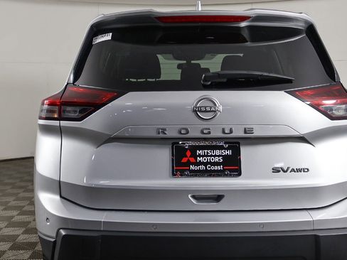 Used 2024 Nissan Rogue SV image 13