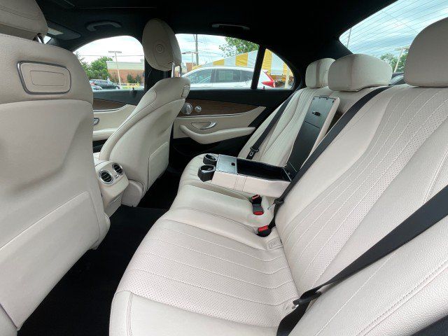 Used 2018 Mercedes-Benz E 300 4MATIC image 34