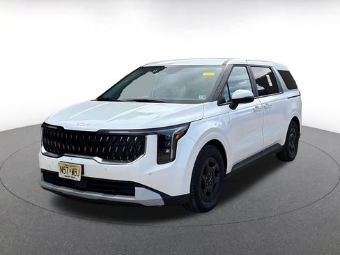 Used 2026 Kia Carnival FWD image 4