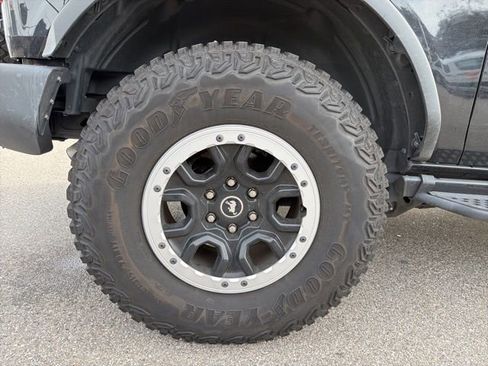 Used 2023 Ford Bronco 2-Door w/ Sasquatch Package image 24