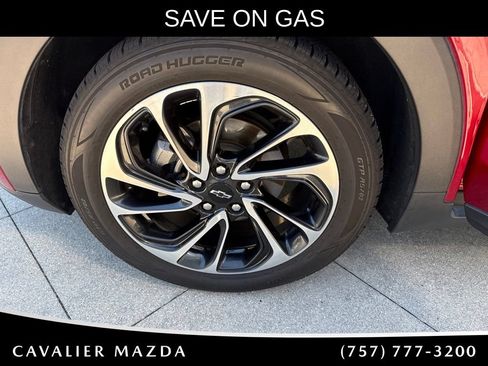 Used 2022 Chevrolet Bolt EUV Premier w/ Sun & Sound Package FWD image 23