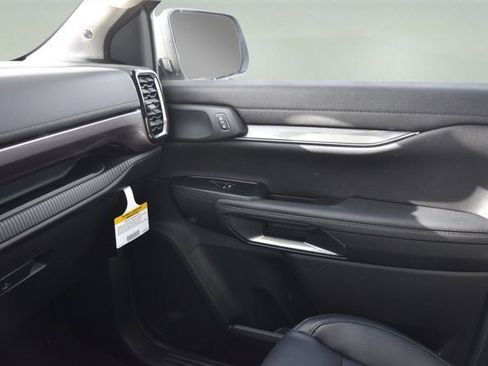 New 2025 Ford Ranger Lariat w/ Black Appearance Package image 11