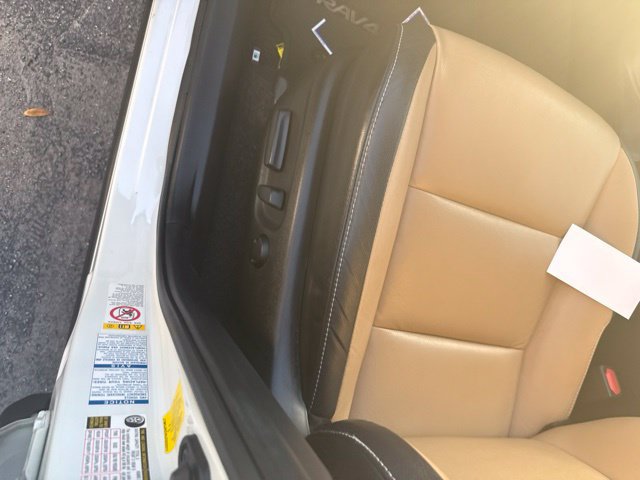 Used 2018 Toyota RAV4 Limited AWD/4WD image 2