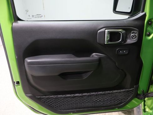 Certified 2025 Jeep Wrangler Willys image 13