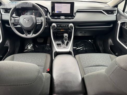 Used 2024 Toyota RAV4 XLE image 27