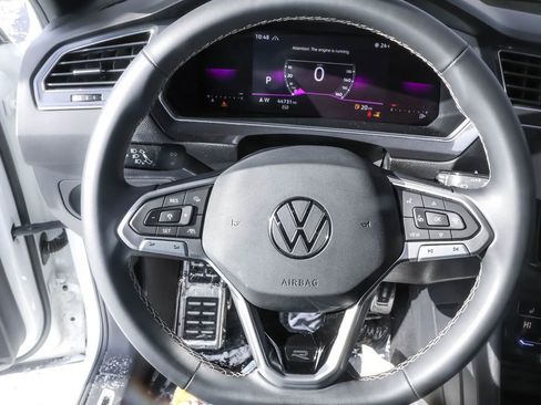 Used 2023 Volkswagen Tiguan SE R-Line image 18