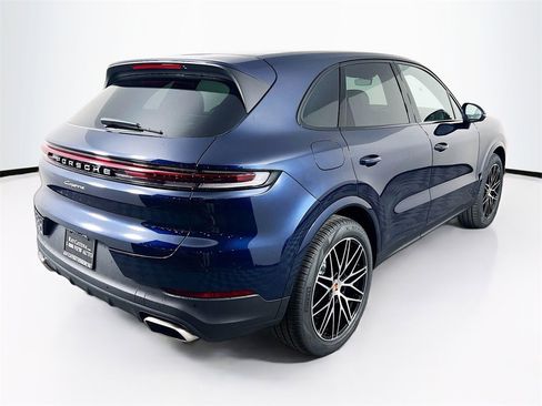 New 2026 Porsche Cayenne Base image 9